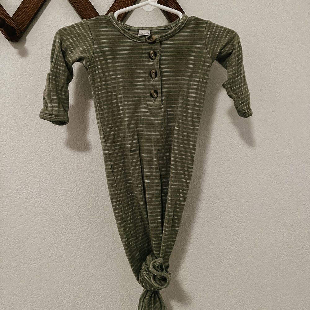 Lou Lou & Co Newborn Knotted Gown